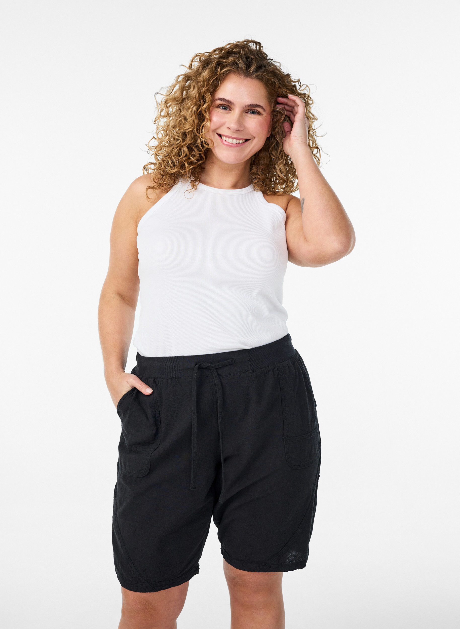 L&oslash;s shorts av bomull med lommer, Svart, Model