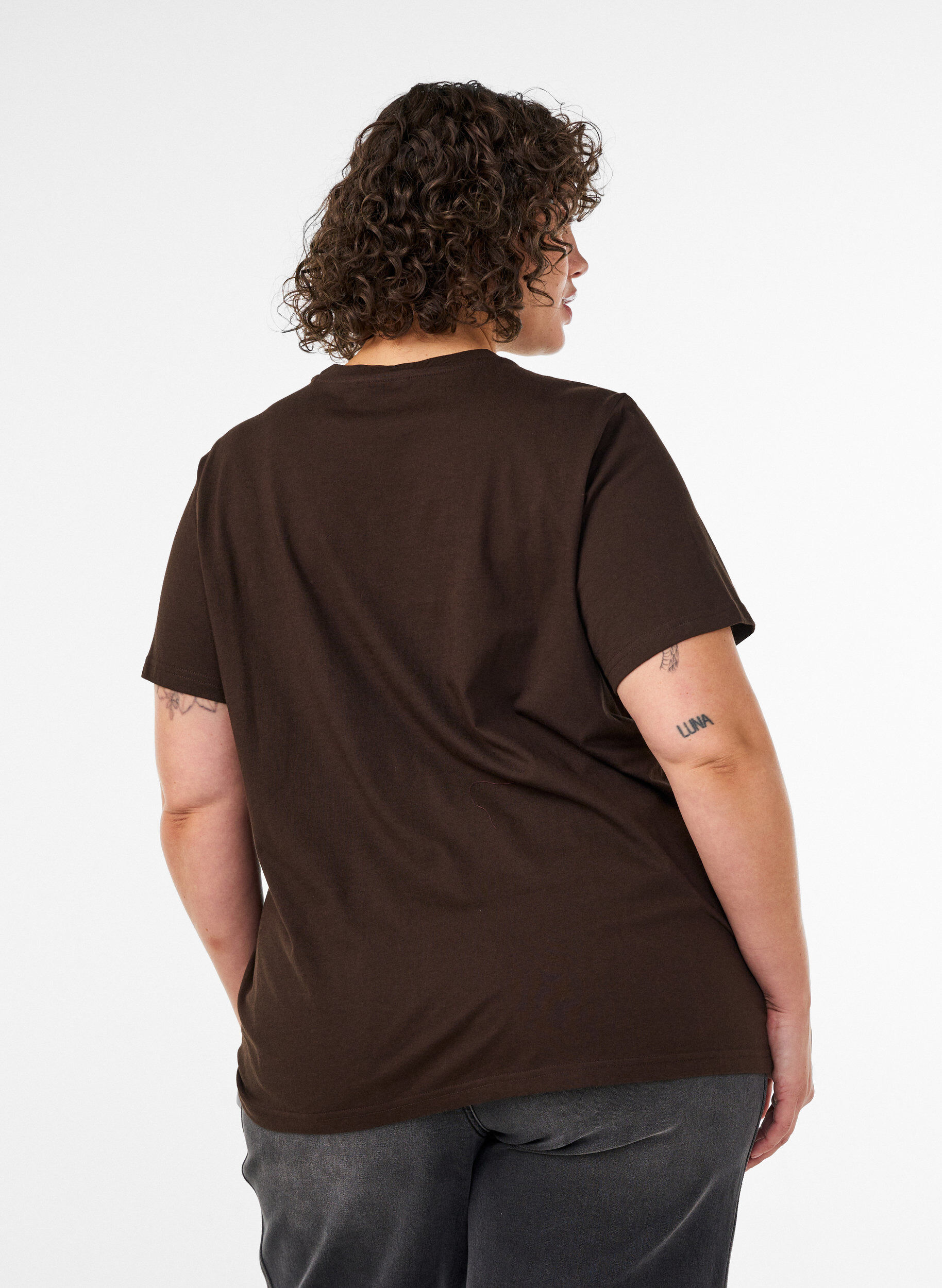 ZizziT-skjorte i &oslash;kologisk bomull med fronttrykk, Brun, Model image number 2