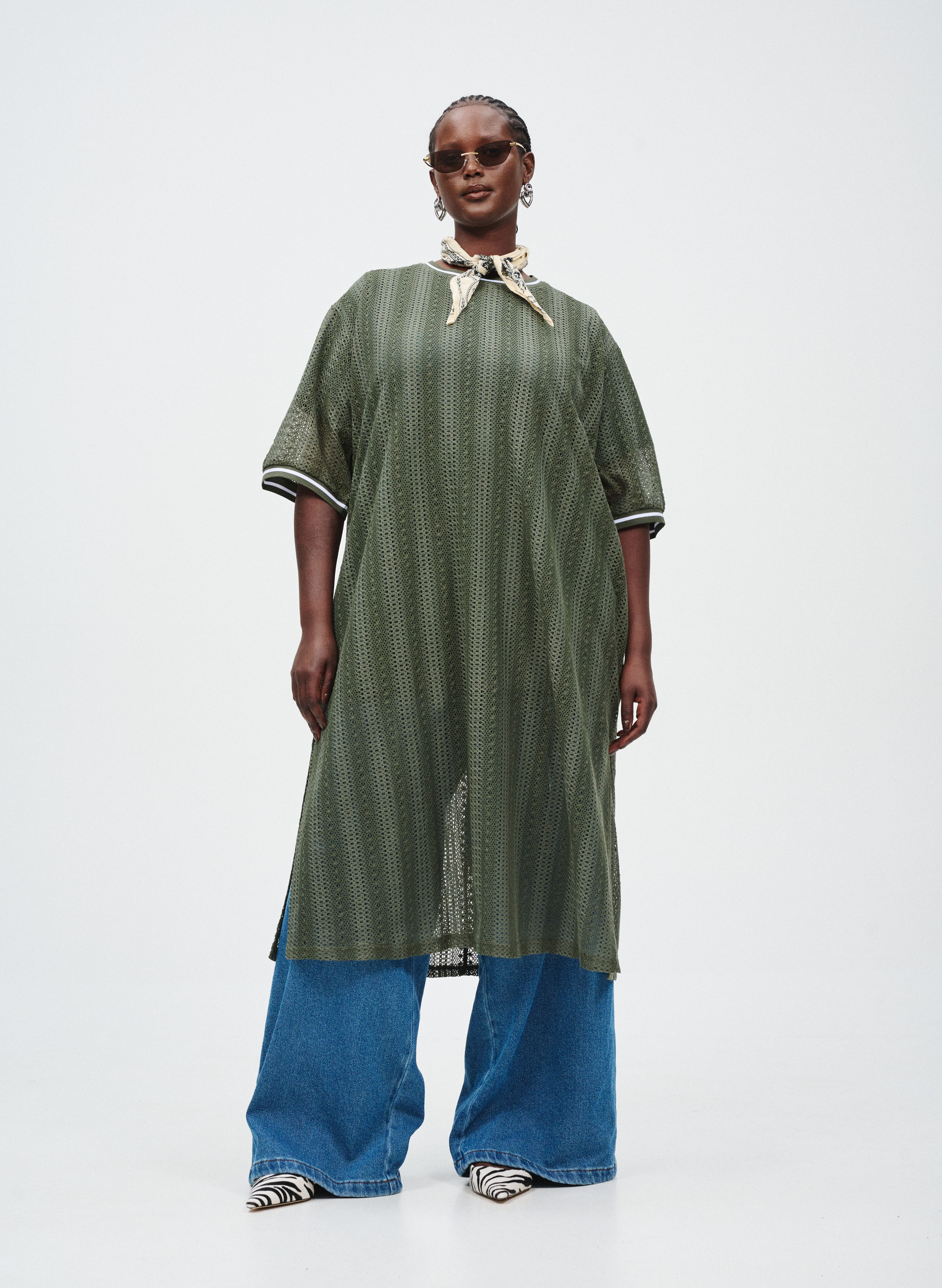 Kjole med blondem&oslash;nster, , Model