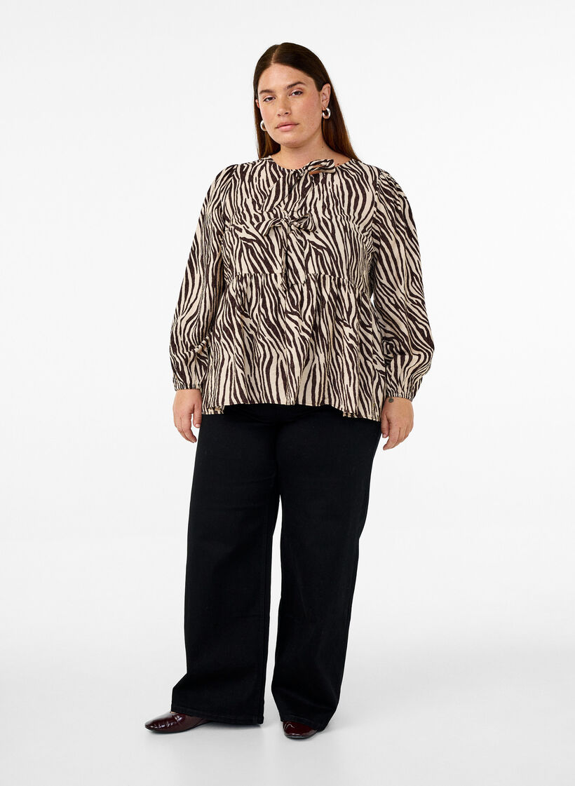 Peplumbluse med knytebelte og leopardmønster, Brun, Model image number 1