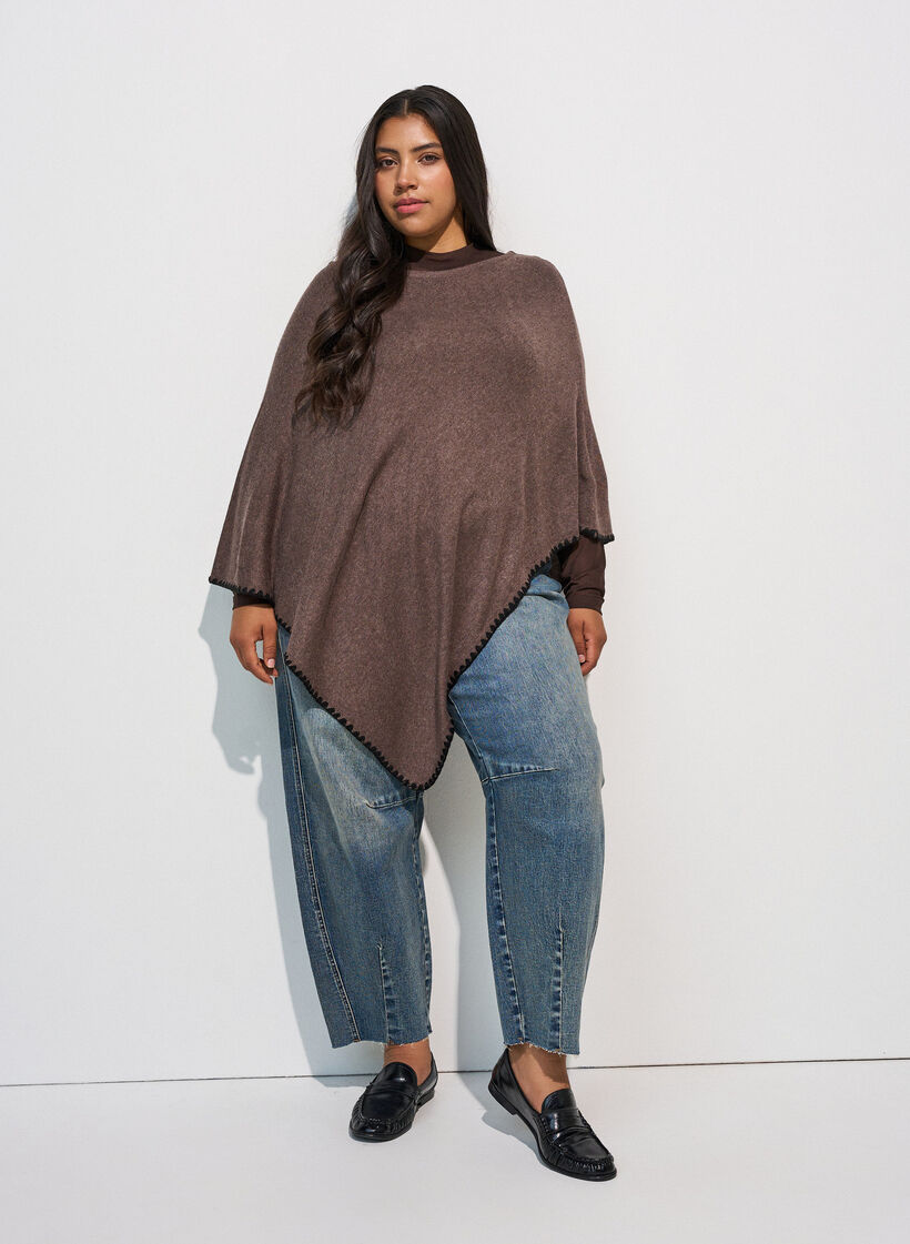 Finstrikket poncho, Brun, Model image number 1