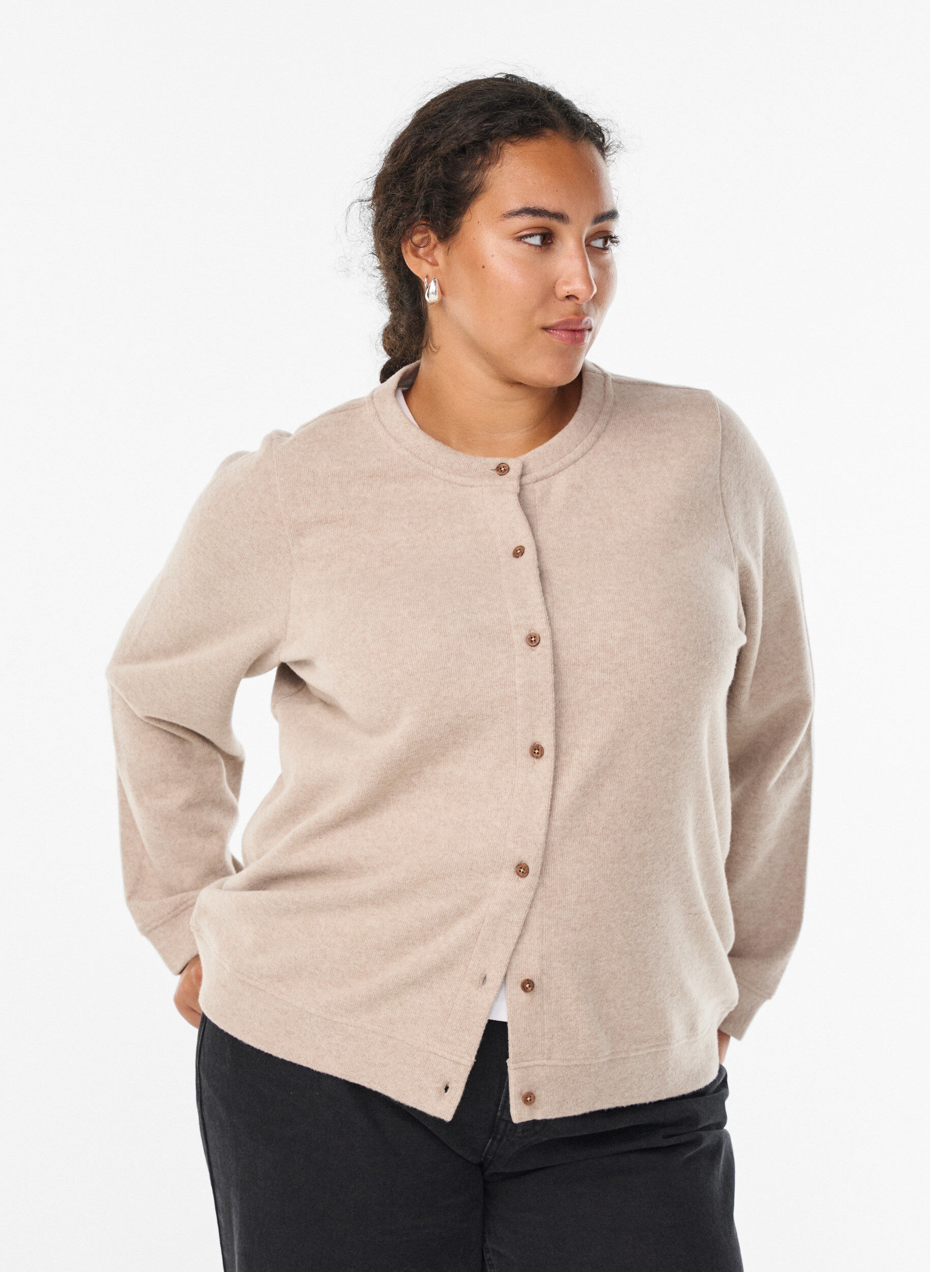 Jersey cardigan med rund hals og knapper, Beige, Model