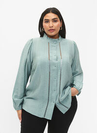 Skjortebluse i viskose med volangkrage, Chinois Green, Model