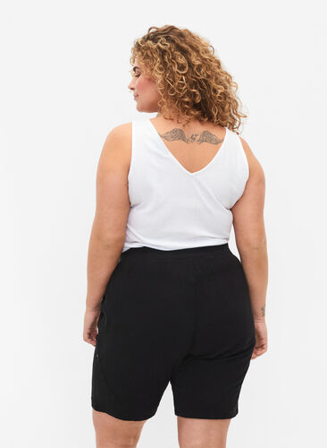 Løs shorts av bomull med lommer, Black, Model image number 1