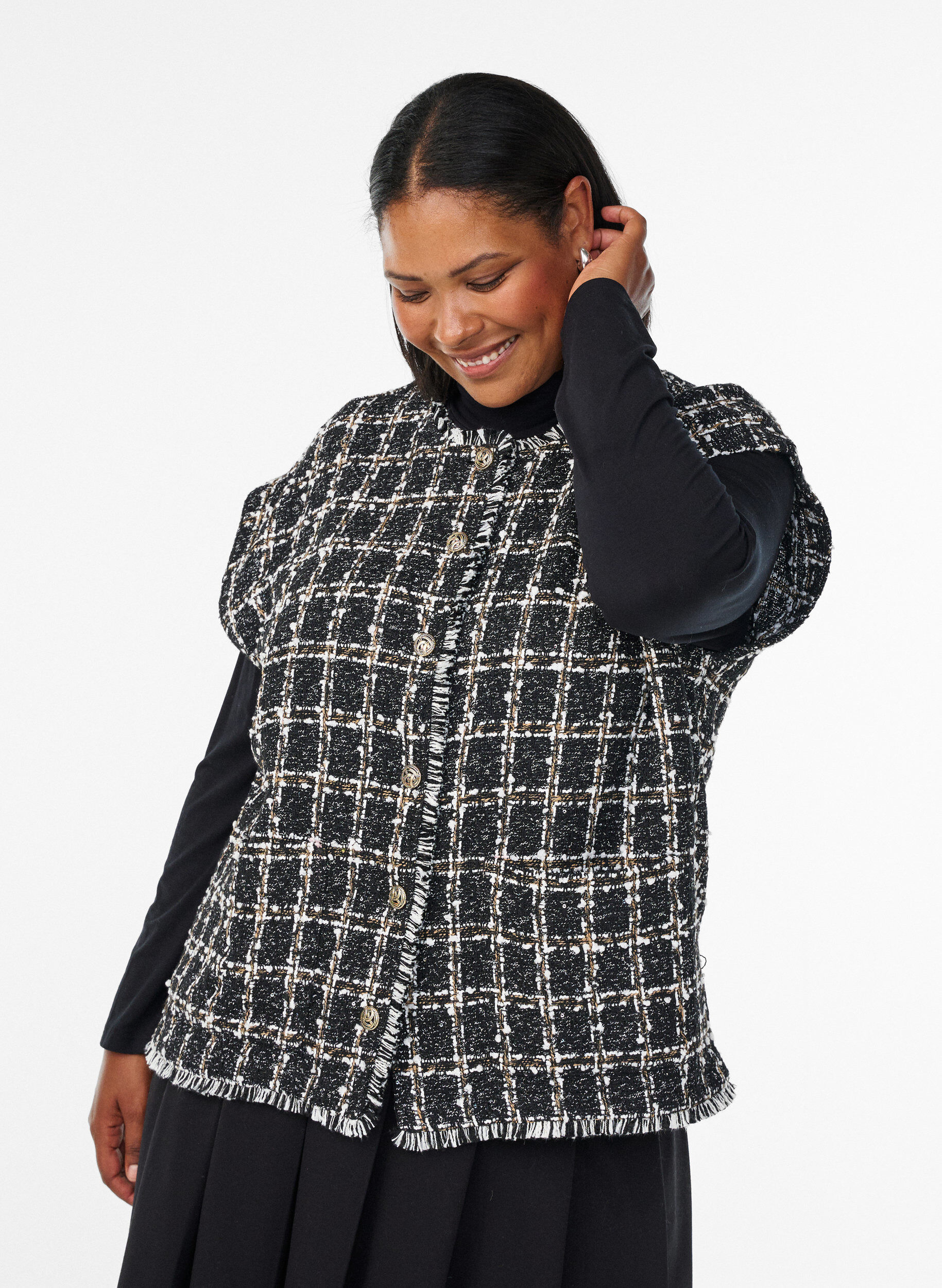 ZizziRutete vest med dekorative knapper, Svart, Model image number 0