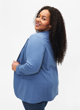 Zizzi Enkel blazer med knappelukking, Blå, Model image number 2