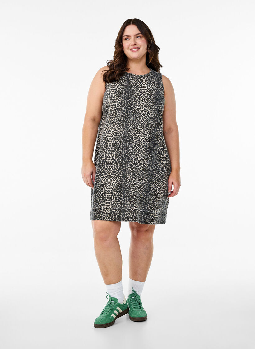 Kort ermeløs denimkjole med leopardmønster, Leopard, Model
