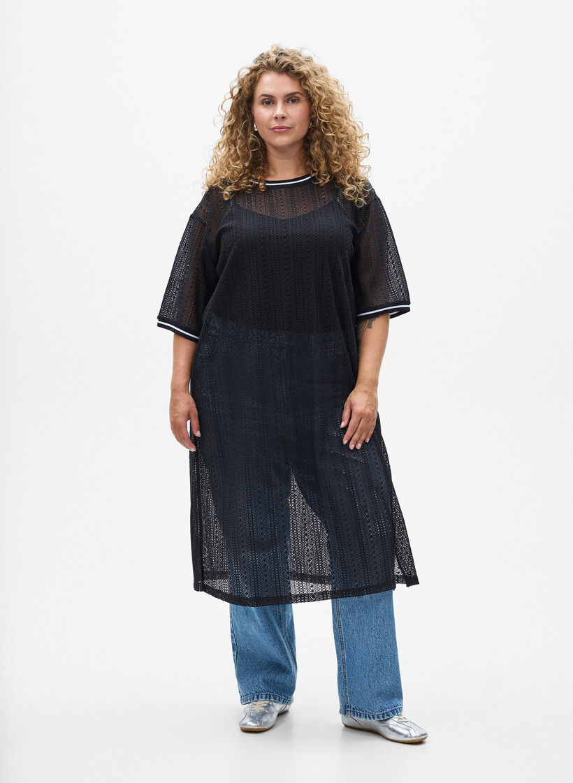 Midikjole med hullmønster og korte ermer, Svart, Model image number 0