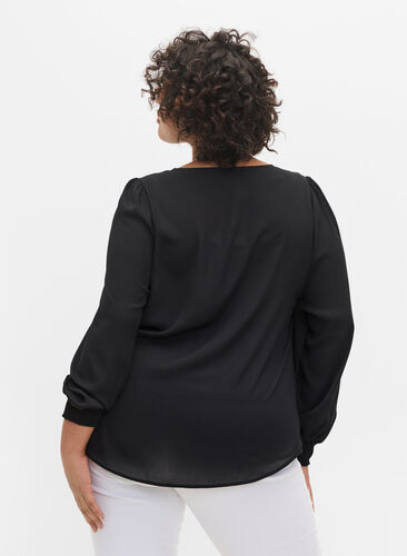Skjorte med V-hals og smock, Black, Model image number 1