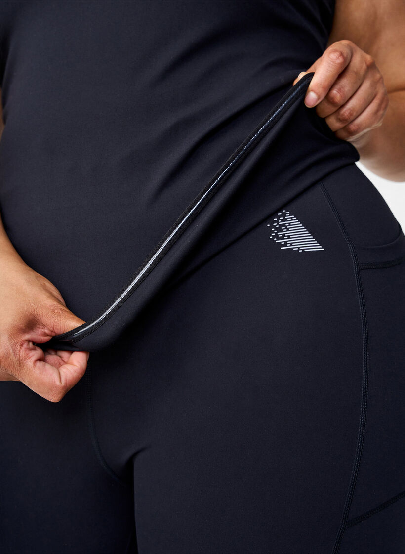 Tettsittende treningstopp med silikonkant på innsiden, Black, Model image number 2