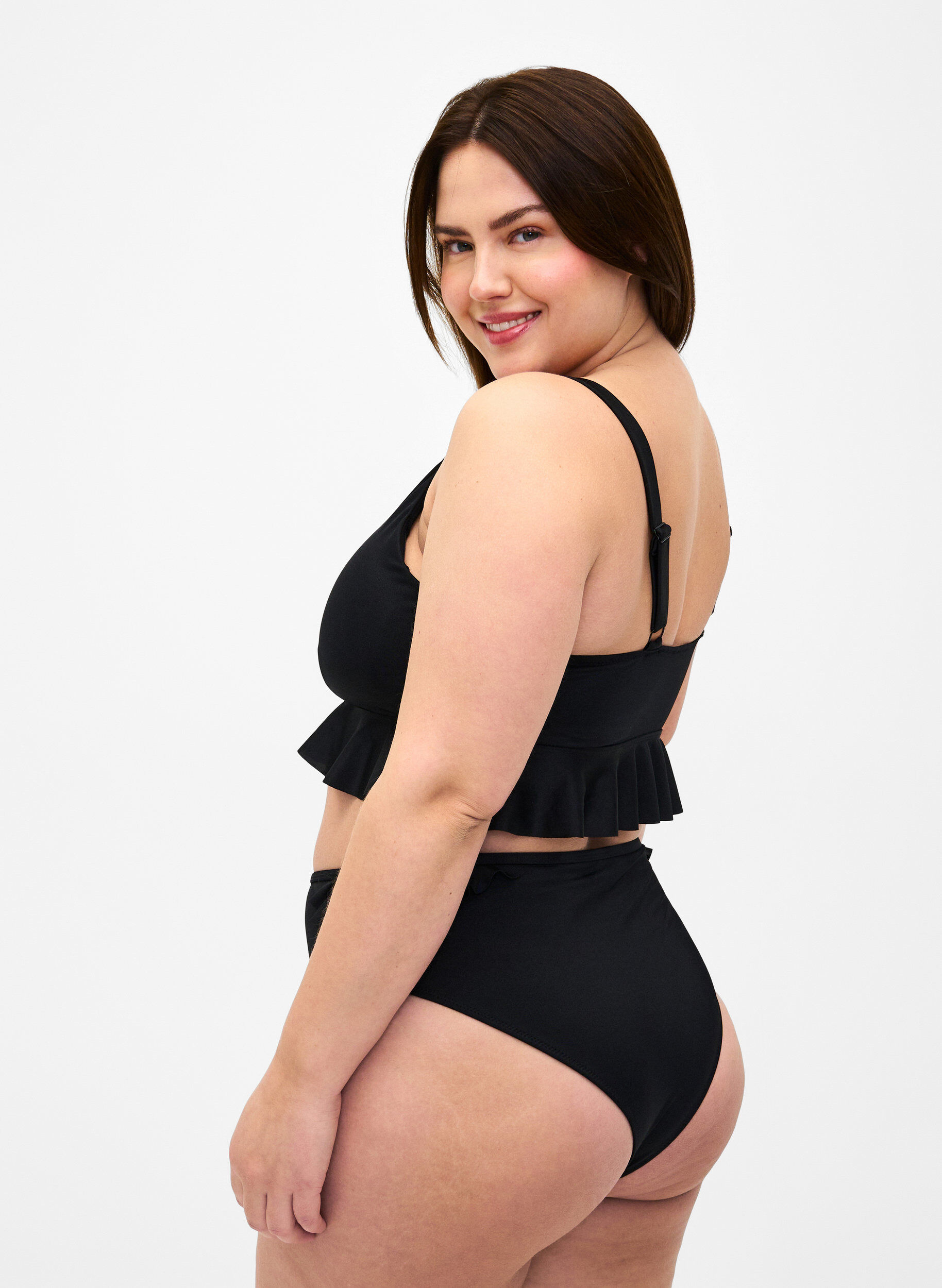 Zizzi Bikinitruse med volanger, Svart, Model image number 1