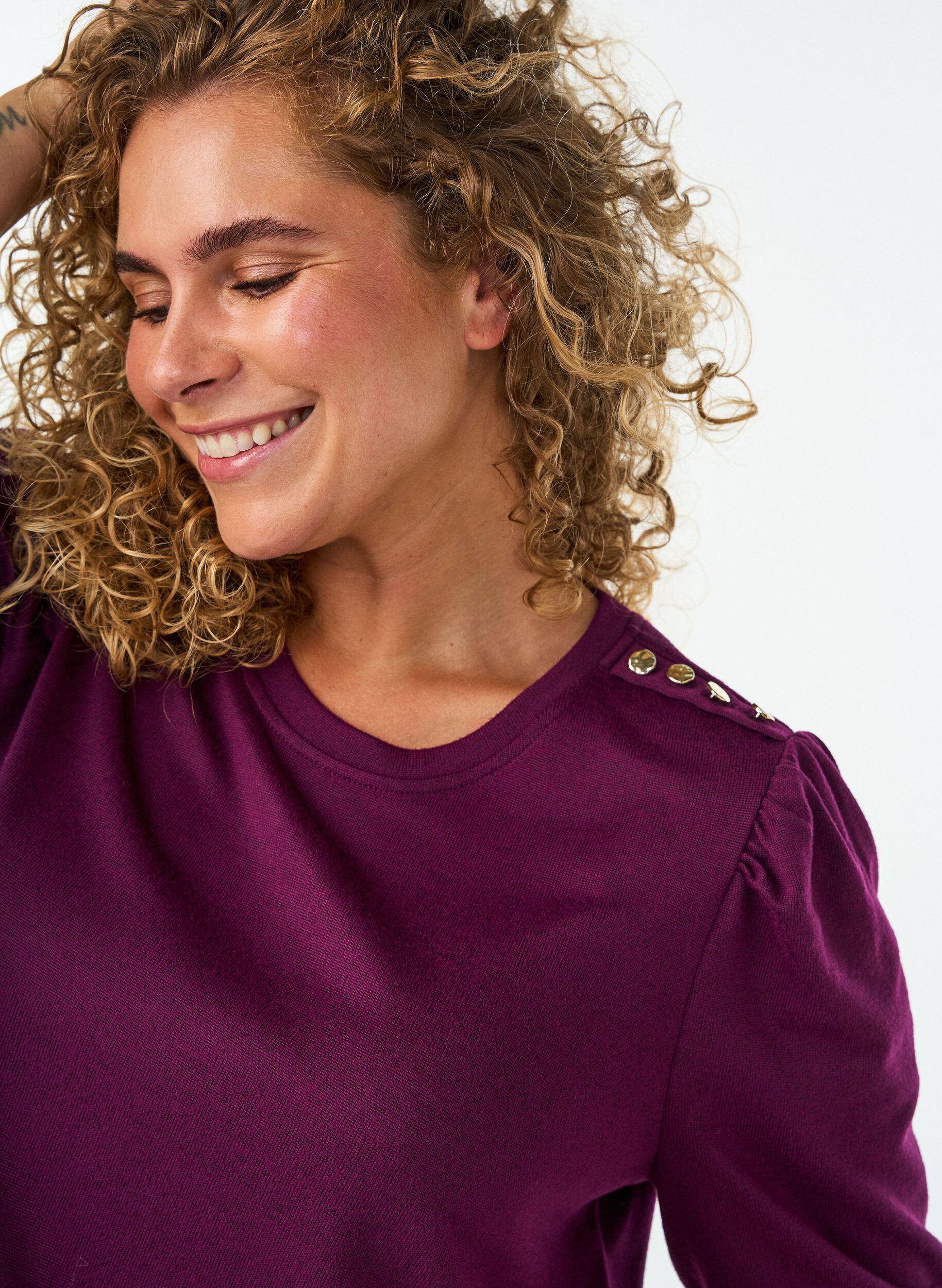 ZizziBluse med knappedetaljer og korte puffermer, M&oslash;rk Bordeaux, Model image number 3