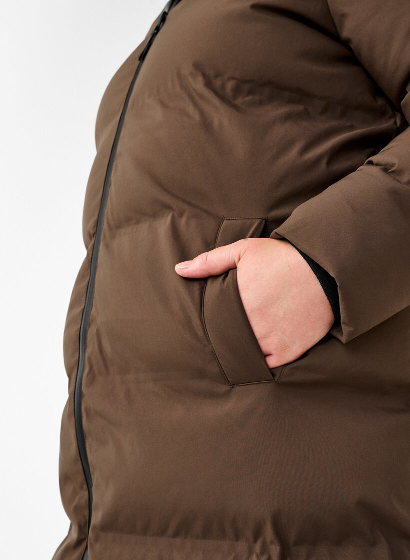Lang vinterkåpe med hette, Brun, Model image number 3