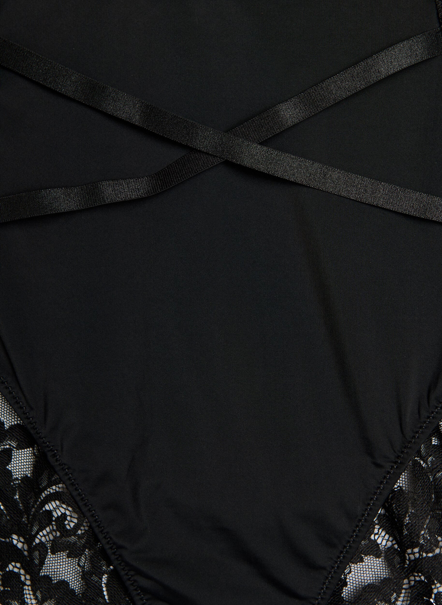 ZizziHipstertruse med blonder og kryssdetalj, Svart, Packshot image number 2