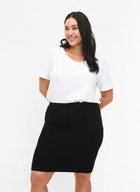Tettsittende sømløst skjørt, Black, Model