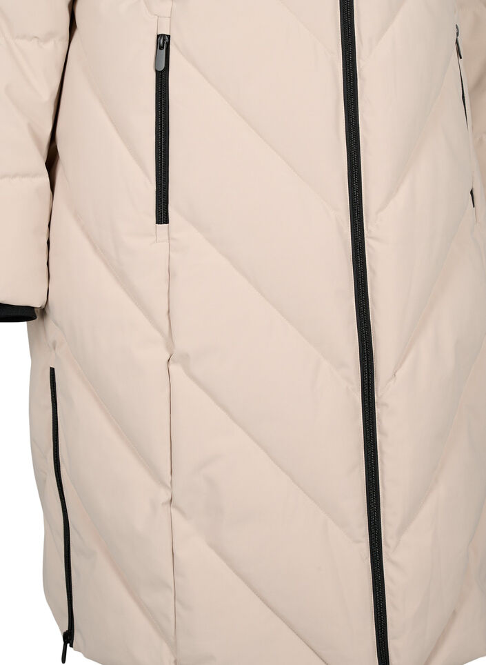 Lang vinterk&aring;pe med kroklukking og en imitert pelskrage, Beige, Packshot image number 3