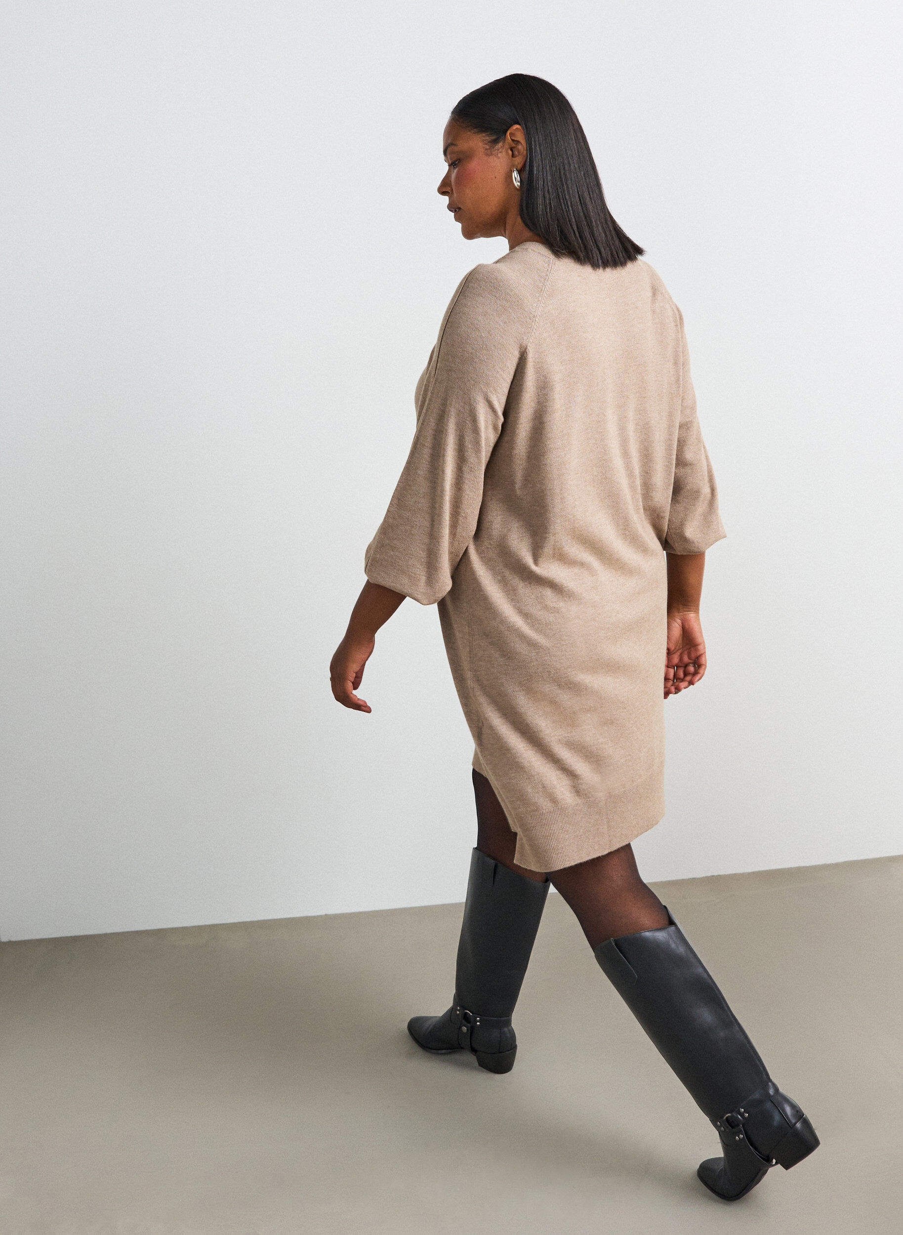 ZizziKort strikkekjole med raglanermer og en midts&oslash;m, Beige, Model image number 2