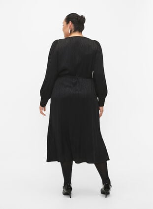 Langermet kjole i viskose med ton-i-ton-mønster, Black, Model image number 1