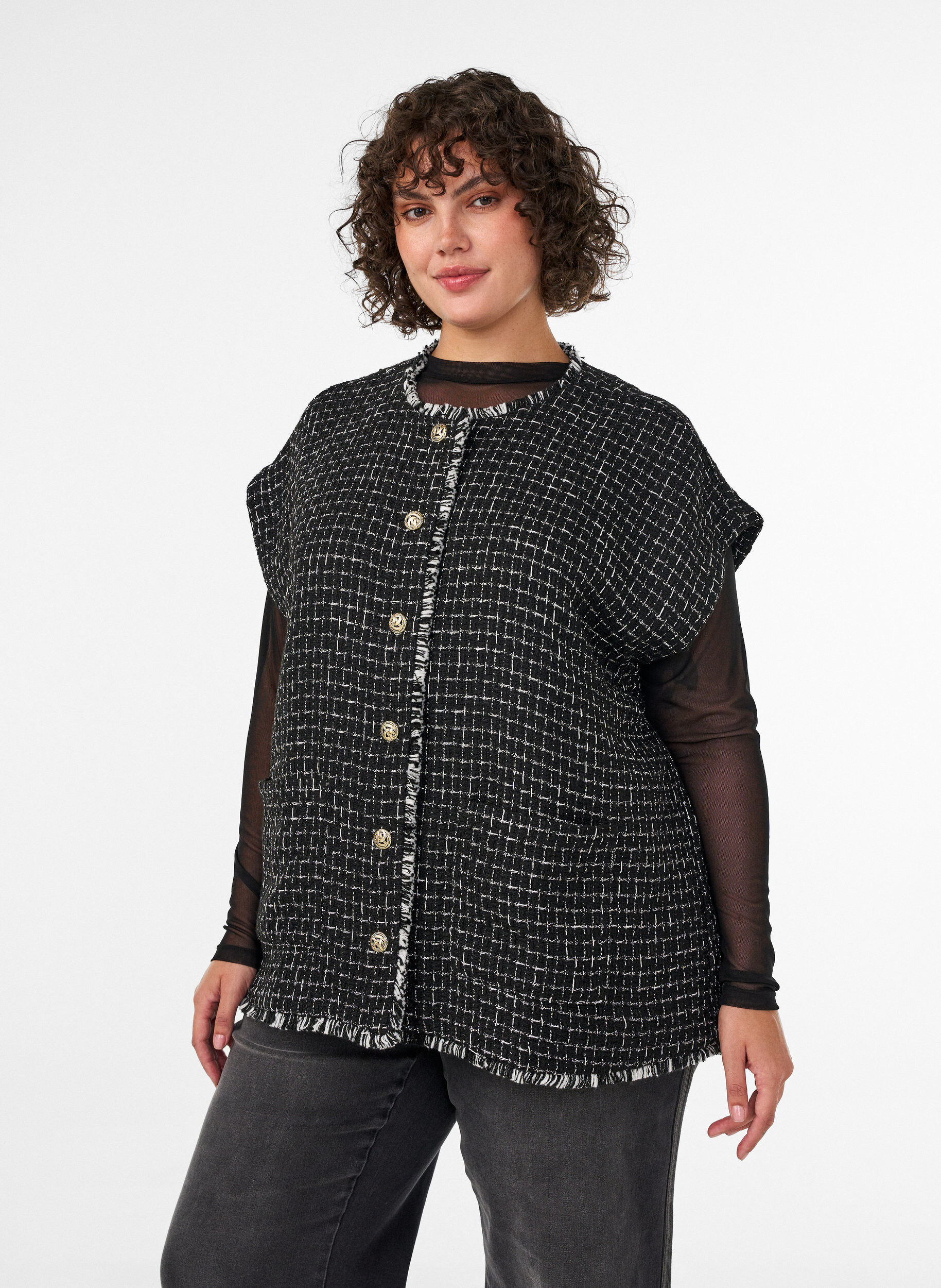 ZizziRutete vest med dekorative knapper, Svart, Model image number 0