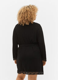 Morgenkåpe i viskose med blonder, Black, Model