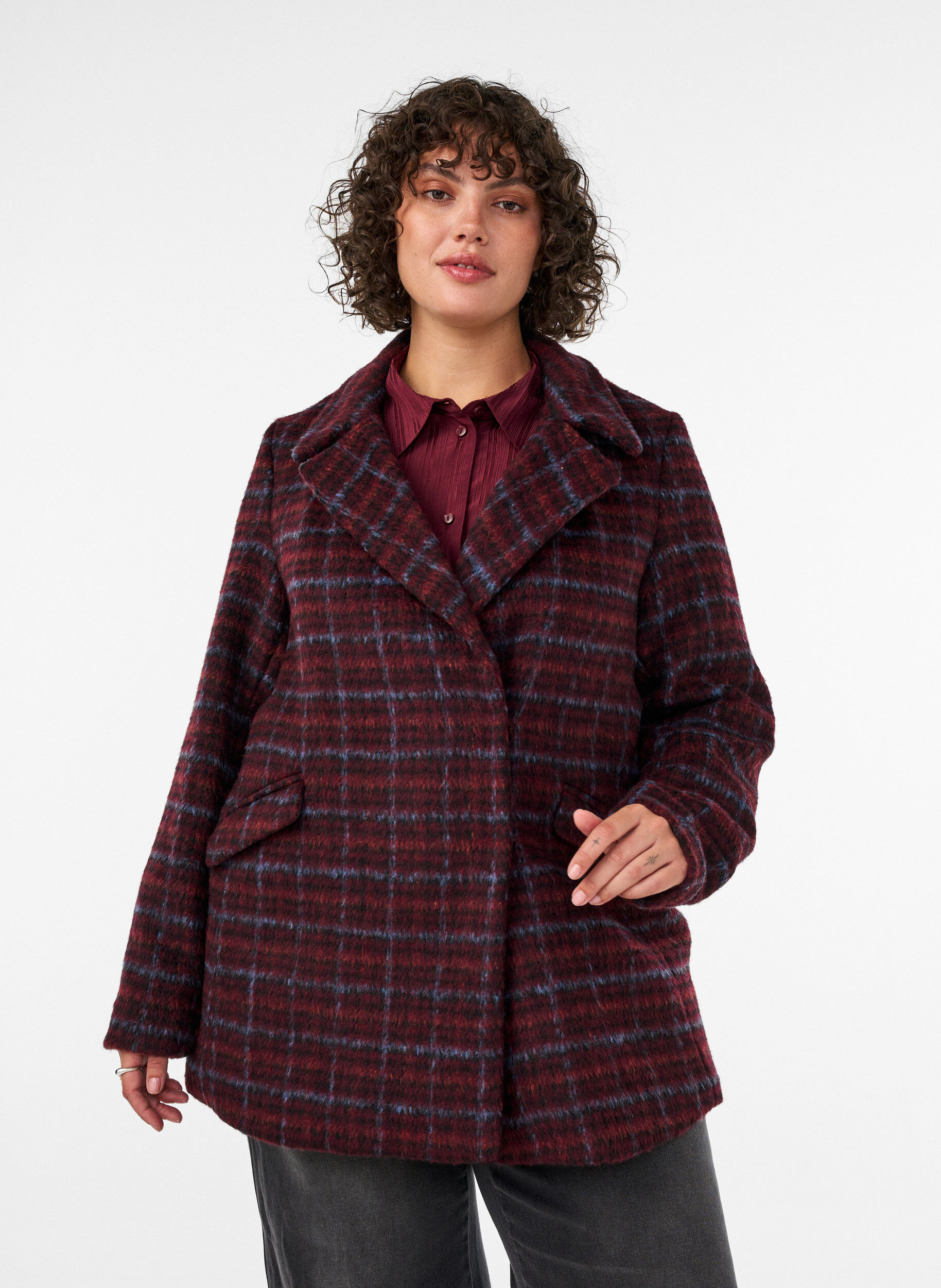 ZizziRutete jakke med lommer, R&oslash;d, Model image number 0