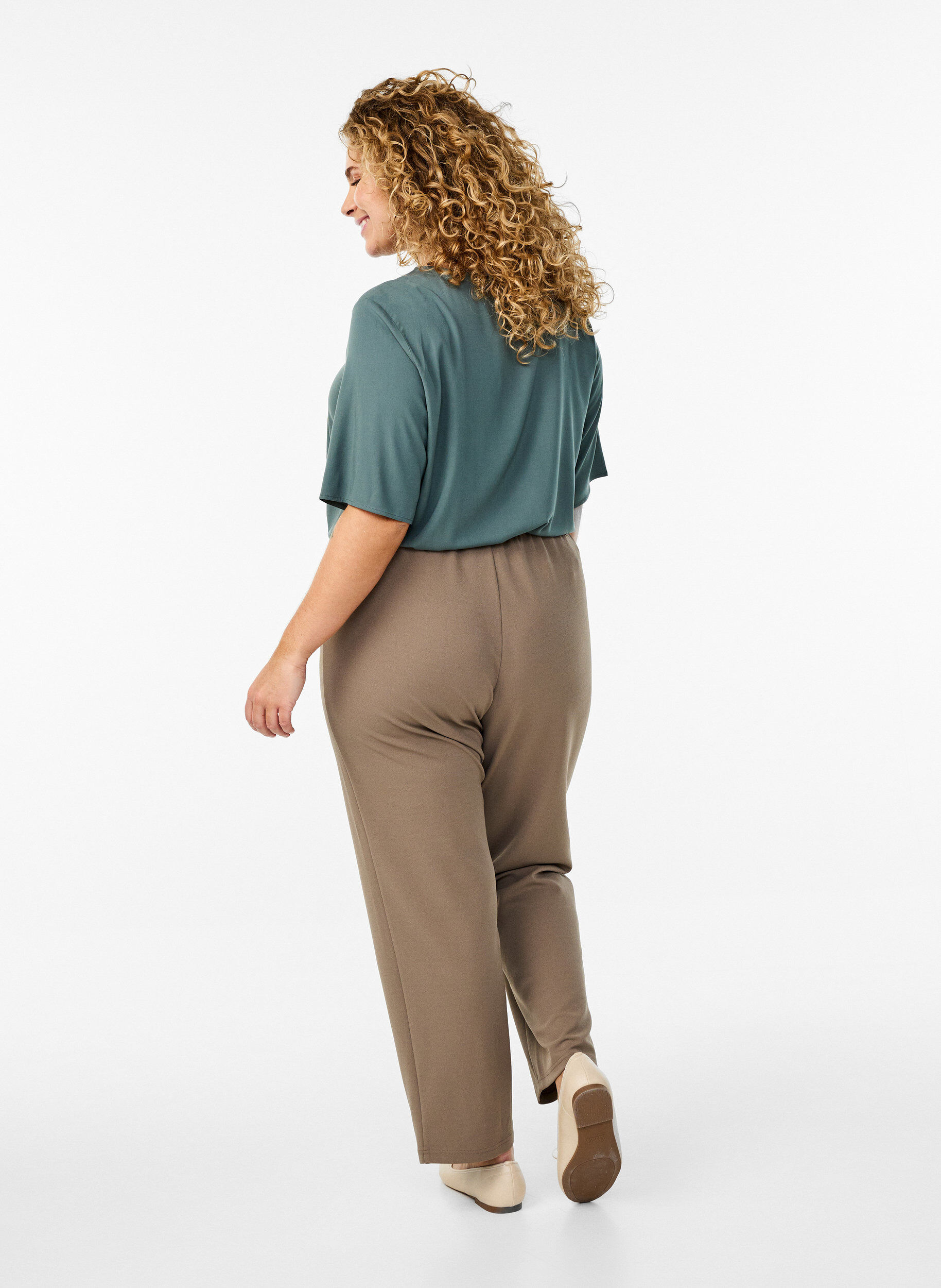 ZizziBukser med rett passform, Beige, Model image number 1