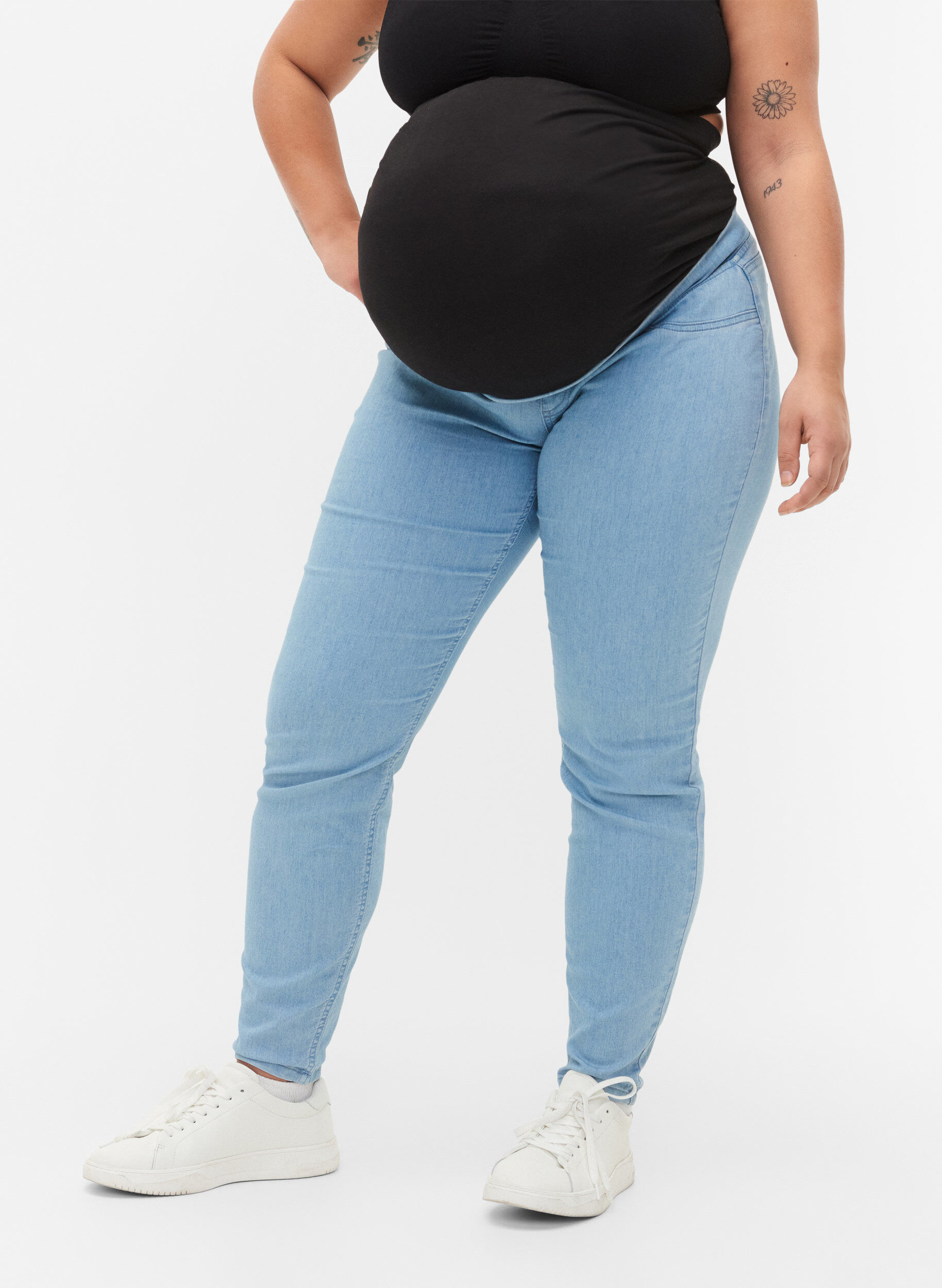 Zizzi Jeggings til gravide med baklommer, Bl&aring;, Model image number 2