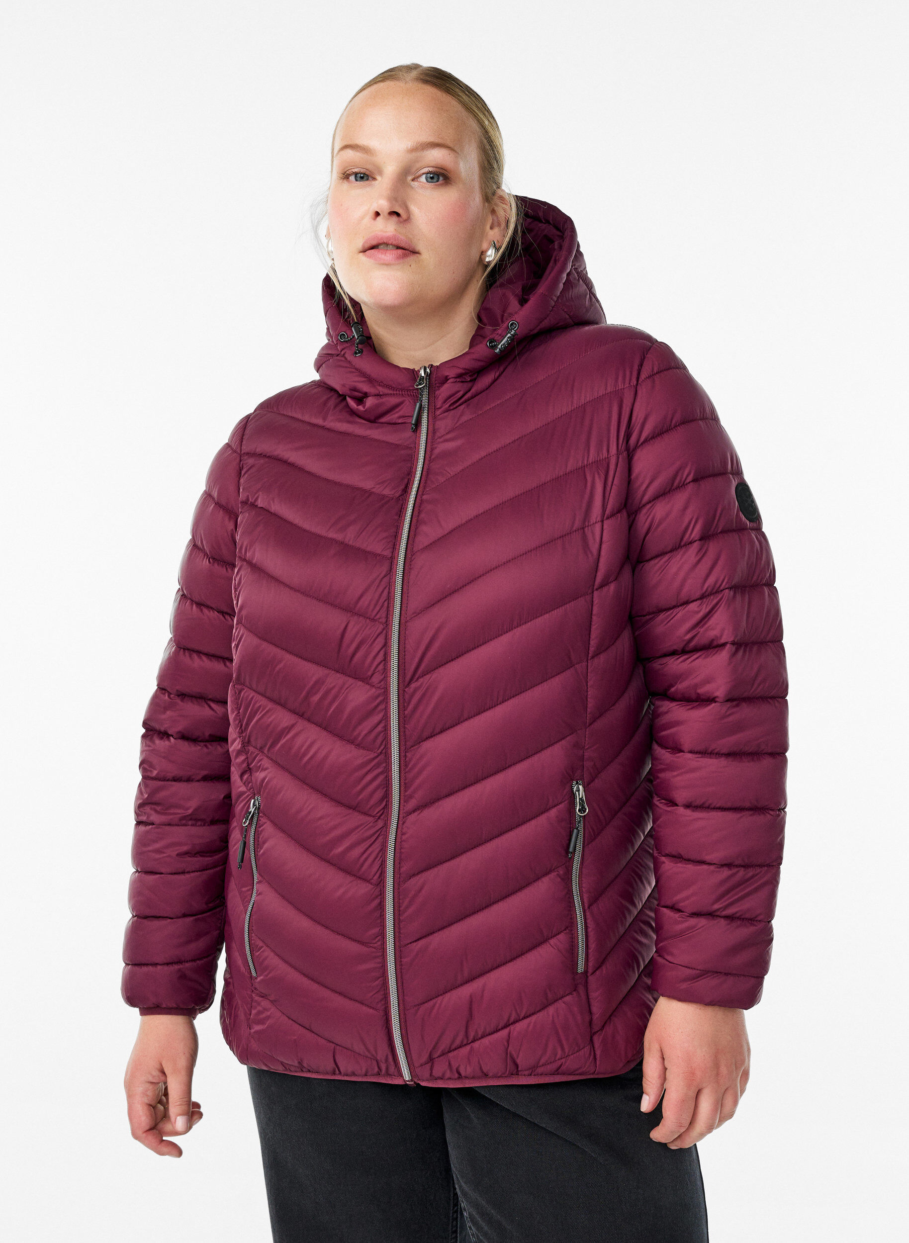 Lett jakke med hette, M&oslash;rk Bordeaux, Model