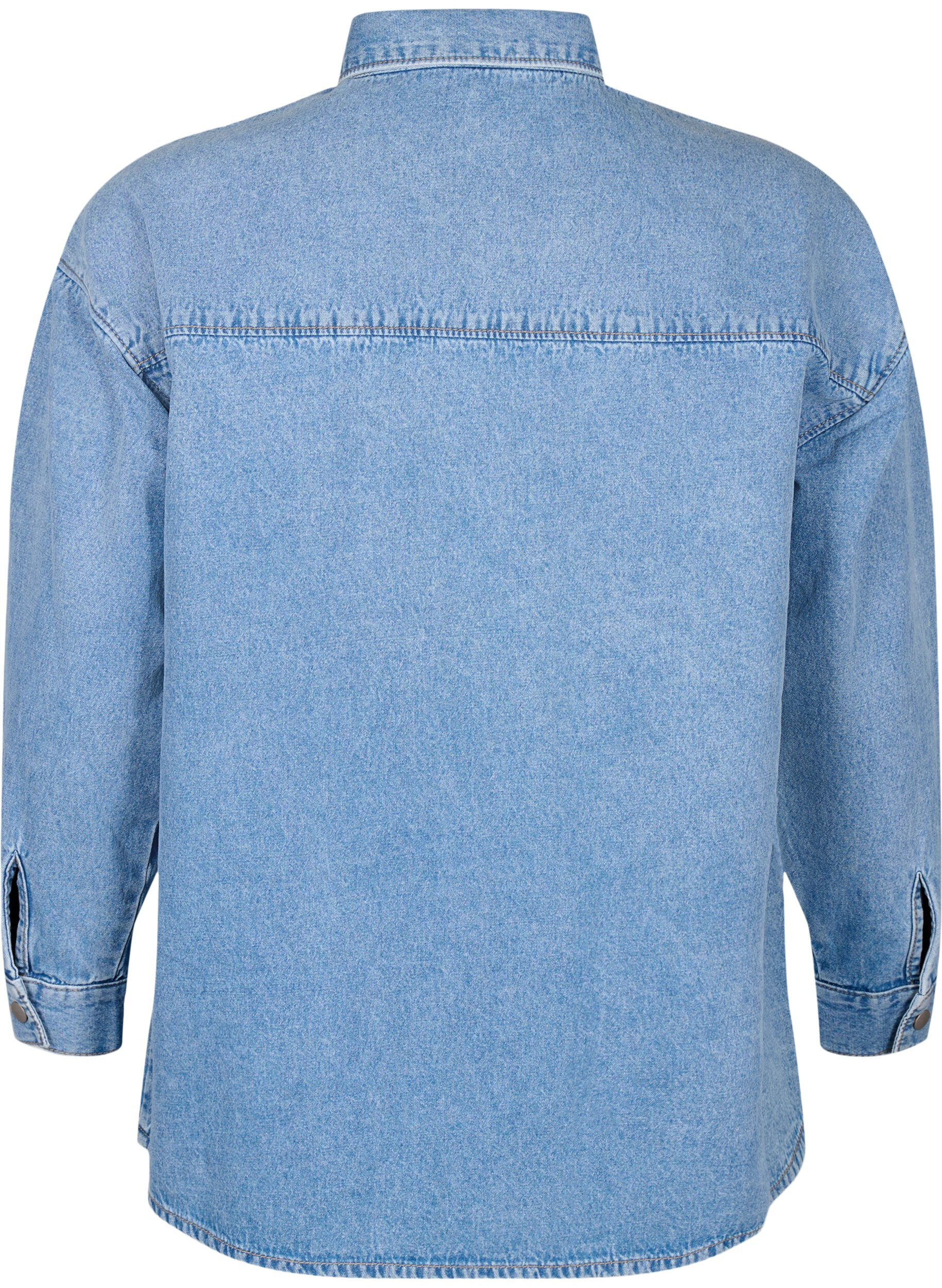 Zizzi L&oslash;s jeansskjorte med brystlomme, Light blue denim, Packshot image number 1