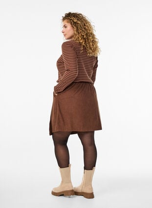 Zizzi Kort skjørt i cordfløyel, Fondue Fudge, Model image number 1