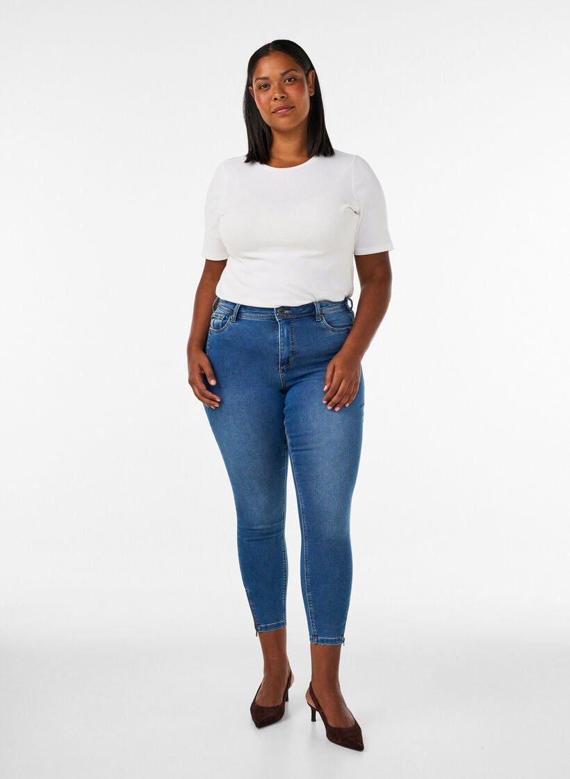 Cropped Amy jeans med glidel&aring;sdetaljer, Bl&aring;, Model image number 1