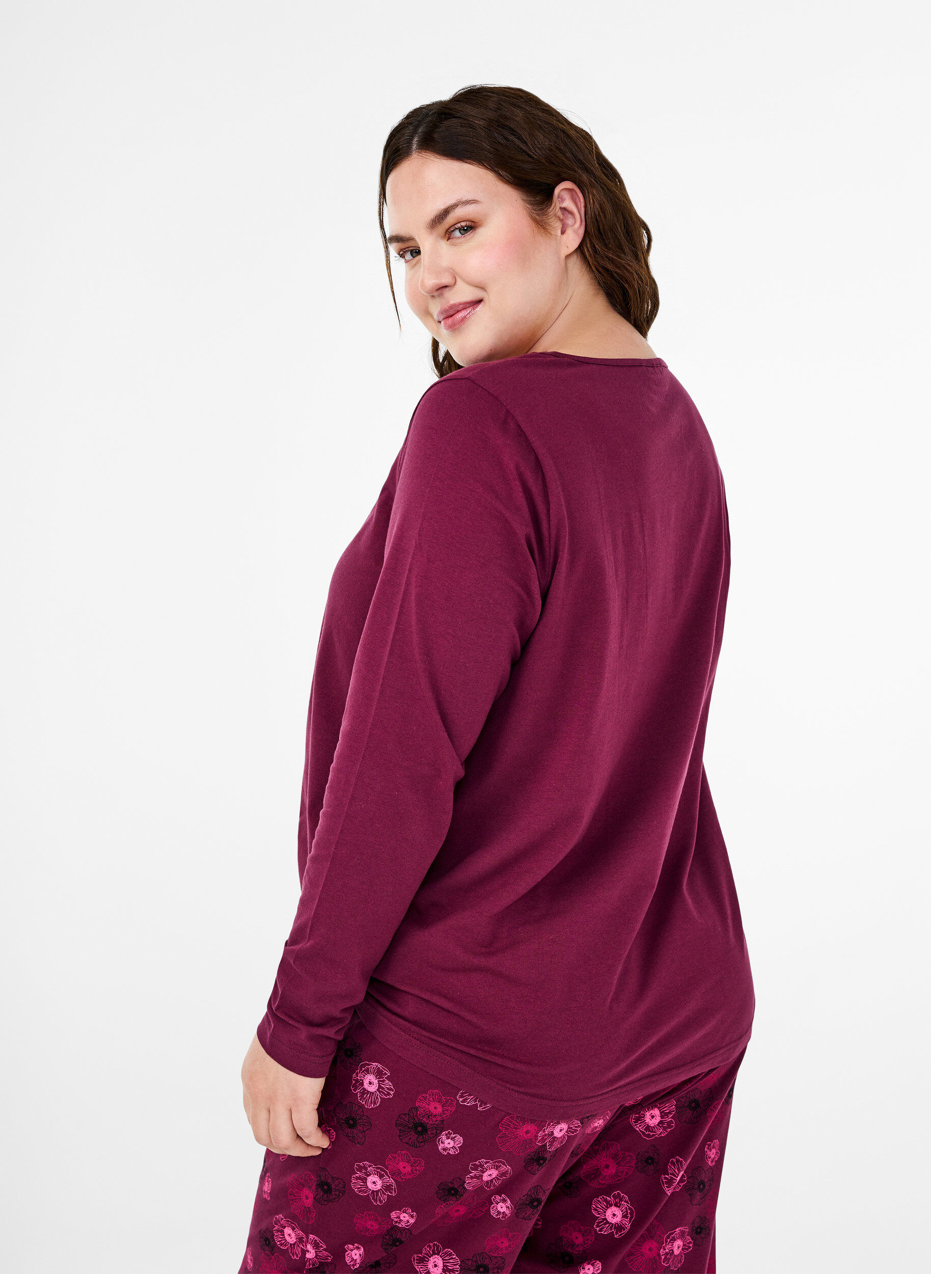 Zizzi Nattskjorte i bomull med teksttrykk, R&oslash;d, Model image number 2