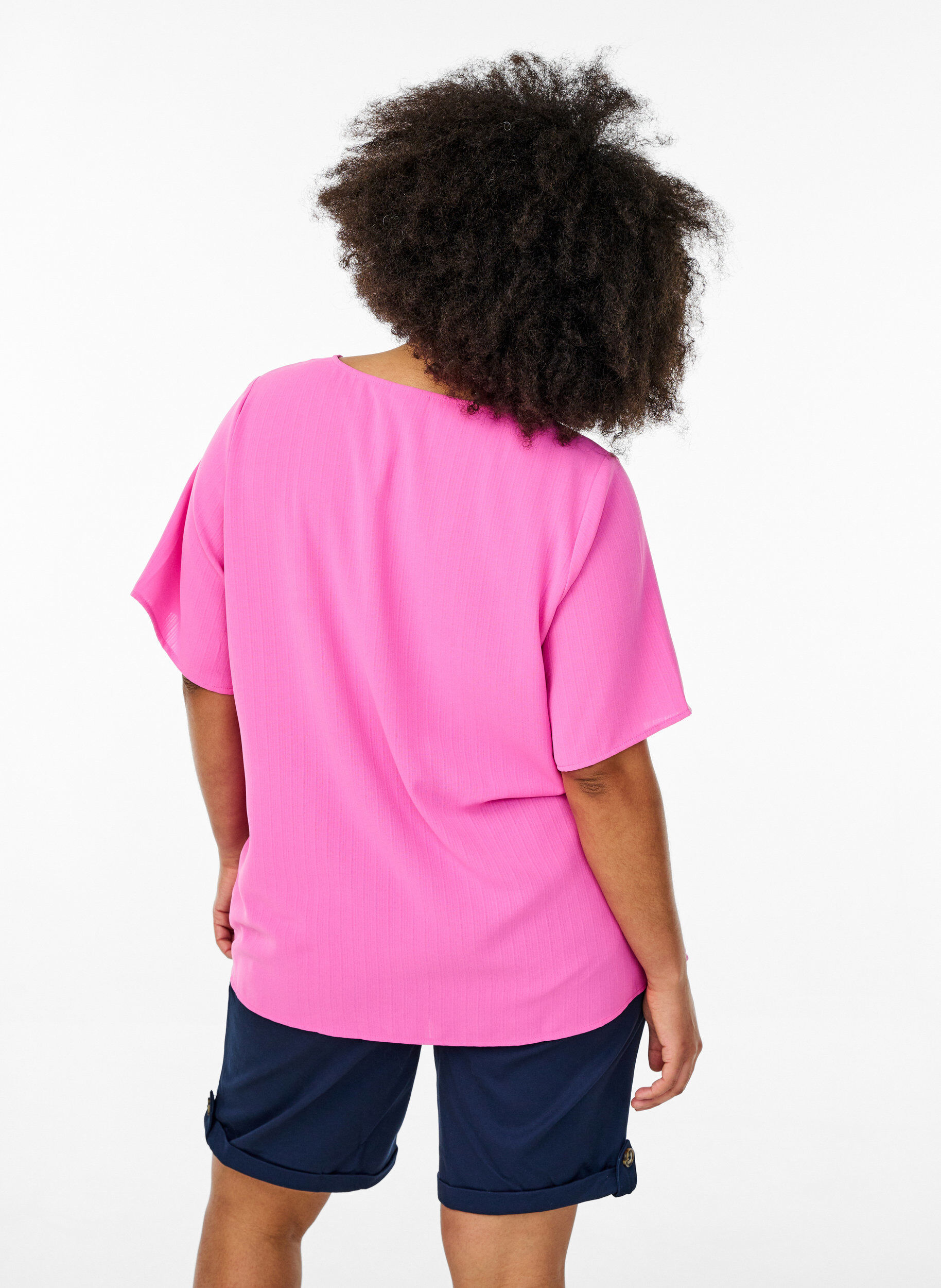 Zizzi Chinoshorts med lommer, Bl&aring;, Model image number 2