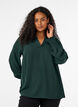 Bluse med smockmansjetter og V-hals, Gr&oslash;nn, Model image number 0