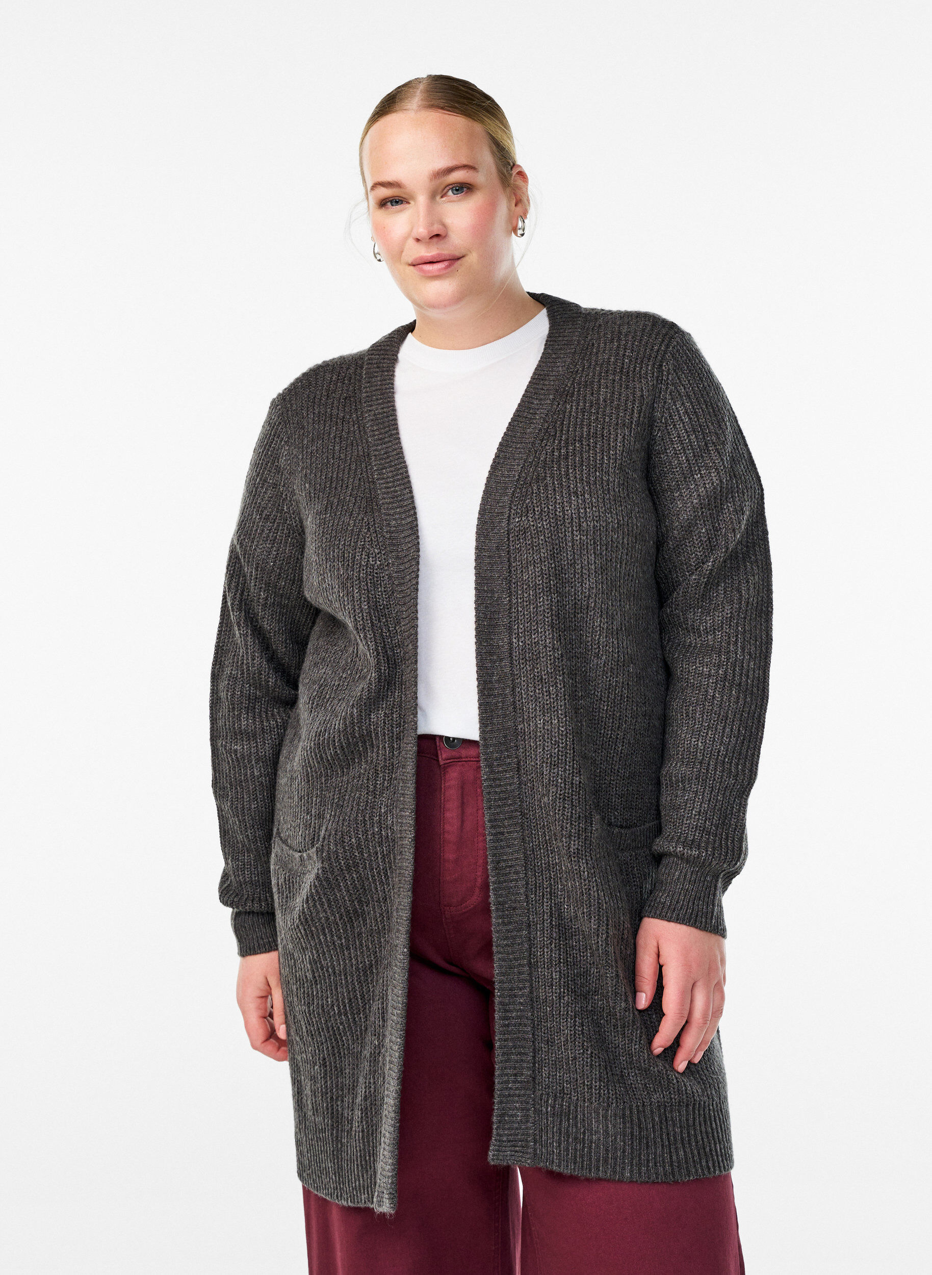 FLASH - Lang ribbestrikket cardigan med lommer, Gr&aring;, Model