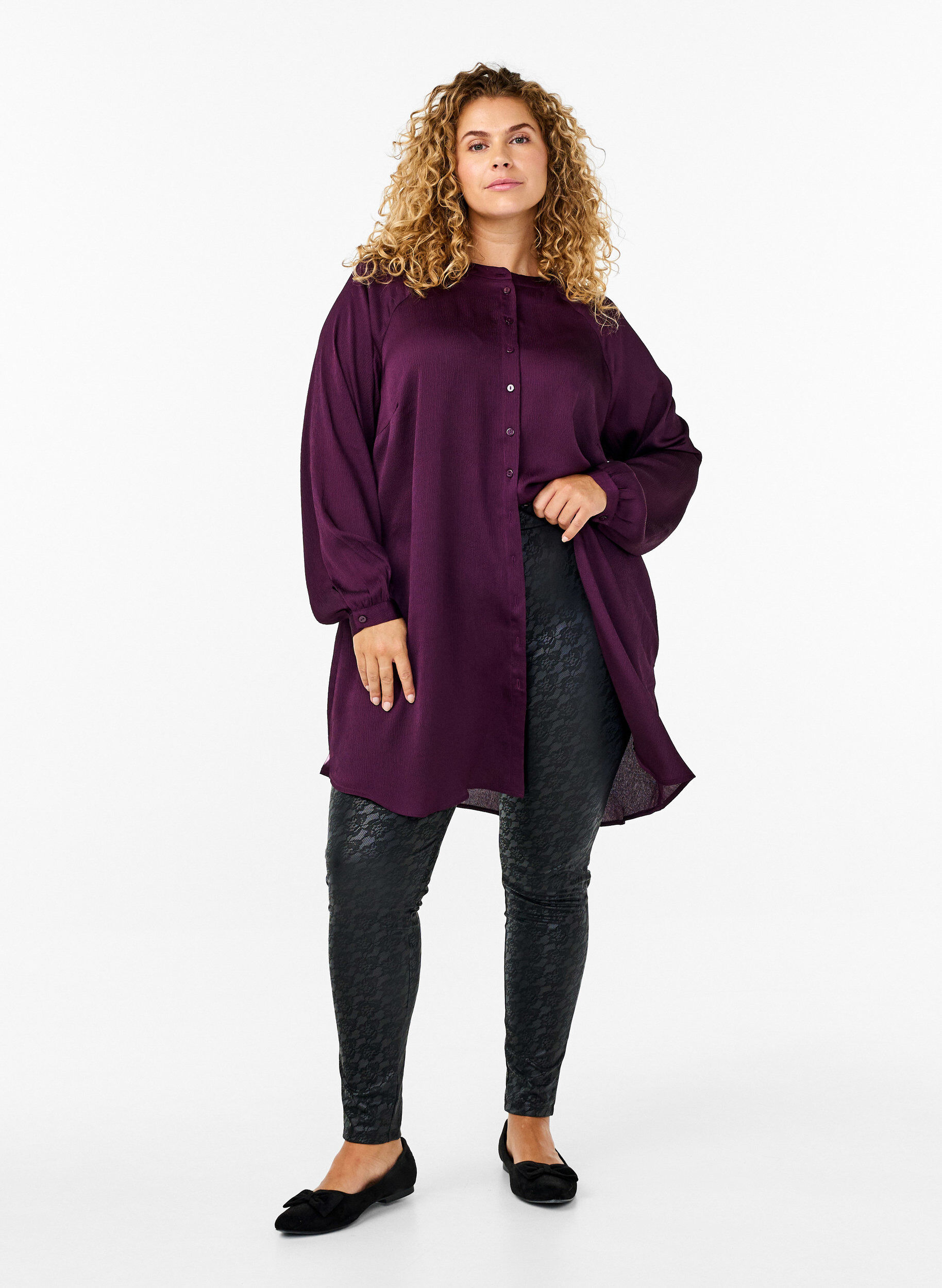 Zizzi Leggings i imitert skinn med dyretrykk, Svart, Model image number 1