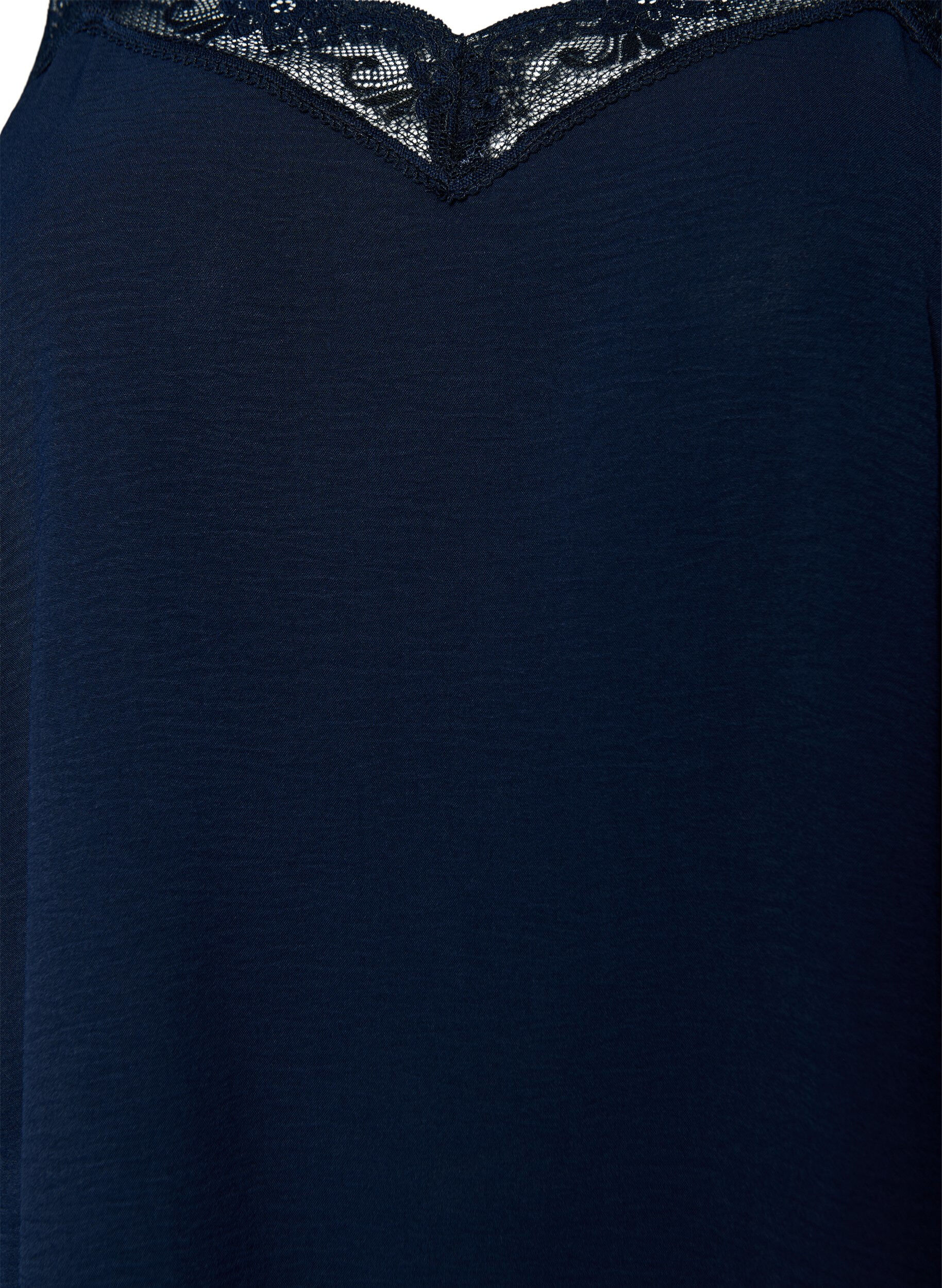 Zizzi Cami-topp med V-hals og blonderkant, Bl&aring;, Packshot image number 2