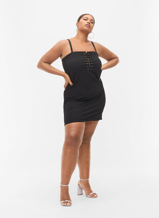 Zizzi Kroppsnær kjole med snøredetaljer, Black, Model image number 3