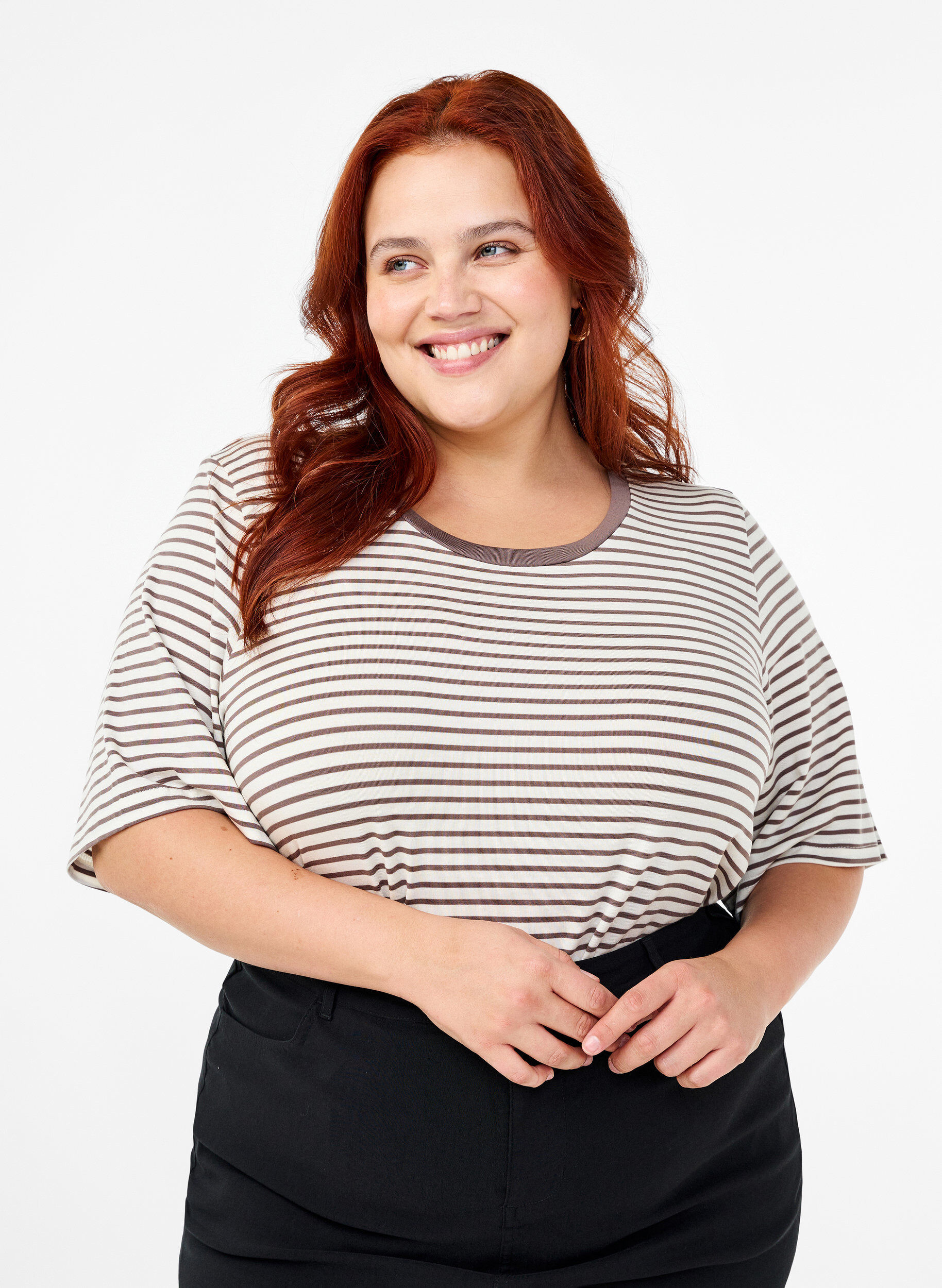 Zizzi Stripete T-skjorte i lyocell med rund hals, Brun, Model image number 0