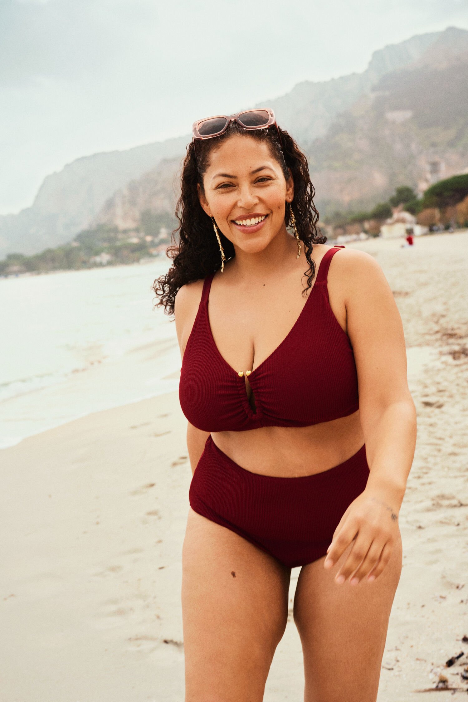 Zizzi Bikini med detaljer, , Model