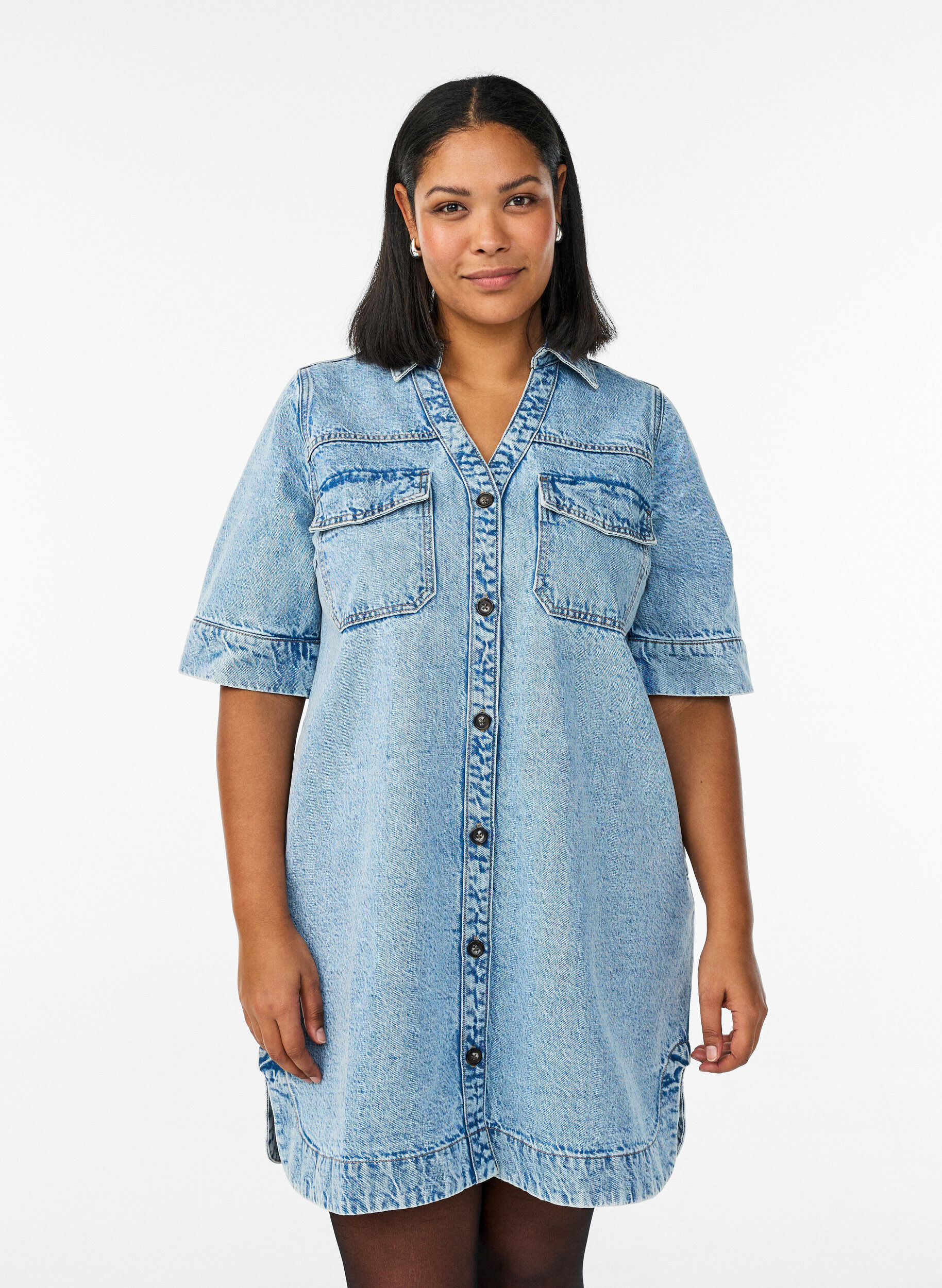 Zizzi Kortermet denimkjole med krage og knappelukking, Bl&aring;, Model image number 0