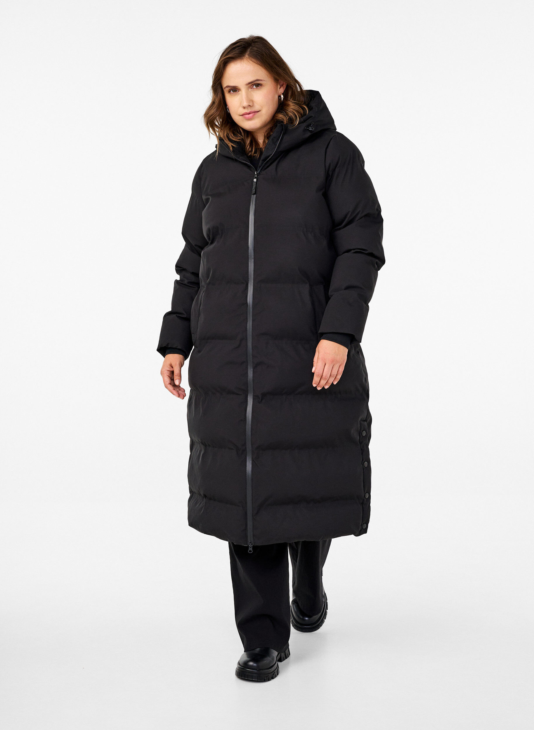 Lang vinterk&aring;pe med hette, Svart, Model