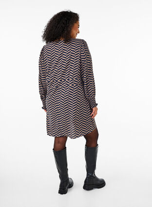 Zizzi Kjole med knytebelter i midjen, Blå, Model image number 2