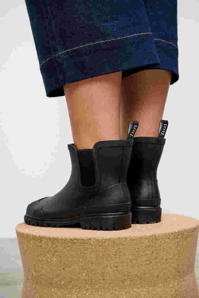 Korte gummistøvler med wide fit, Black/Black, Model image number 1