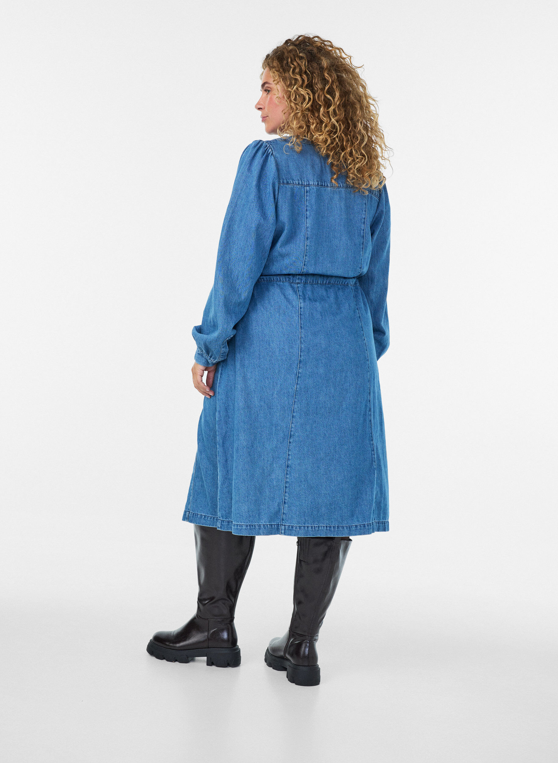 ZizziDenimkjole med V-hals og knytebelte, Bl&aring;, Model image number 2