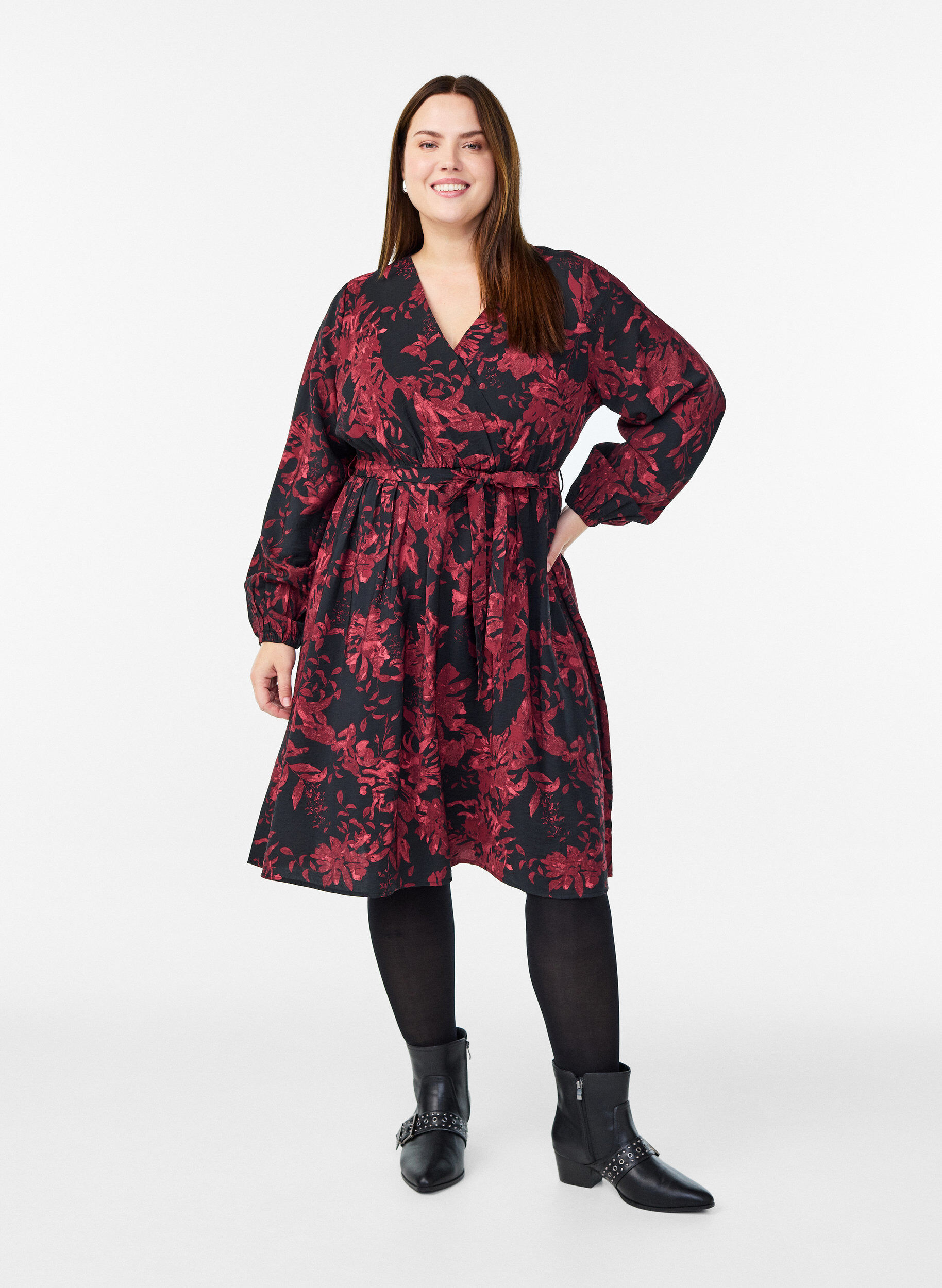 Zizzi Knelang kjole med knytebelte og omslagsuttrykk, Svart, Model image number 1