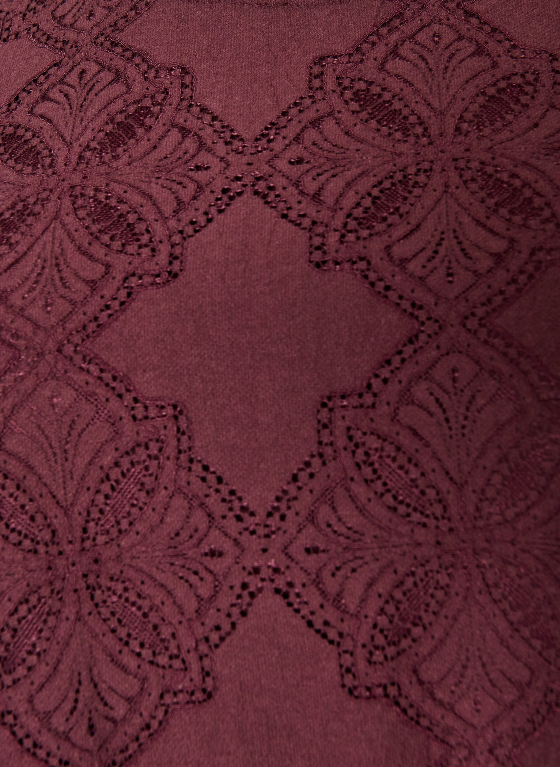 ZizziBlondekjole med lange ermer og rysjekant, M&oslash;rk Bordeaux, Packshot image number 2