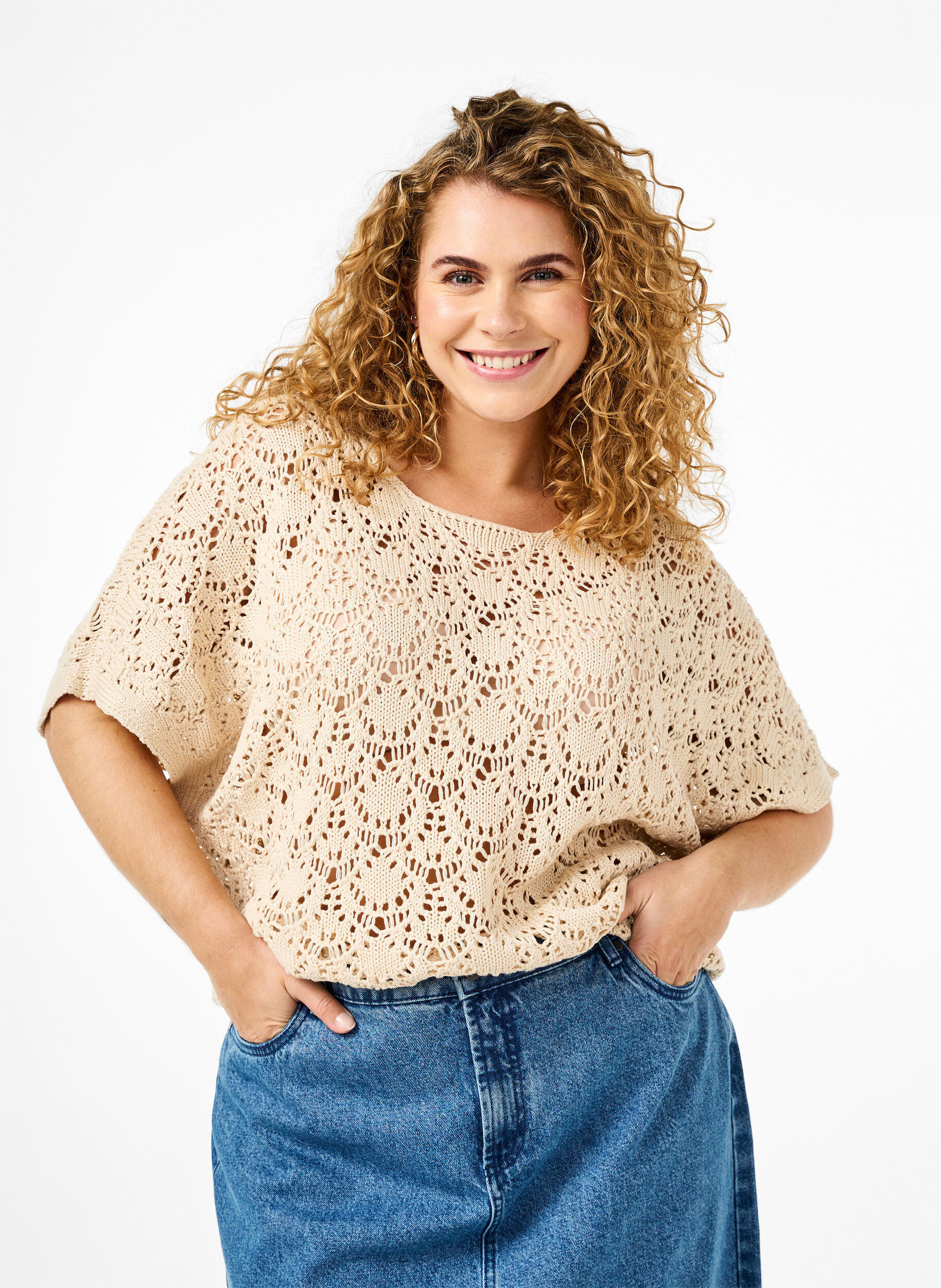 Strikket bluse med korte flaggermusermer, Beige, Model