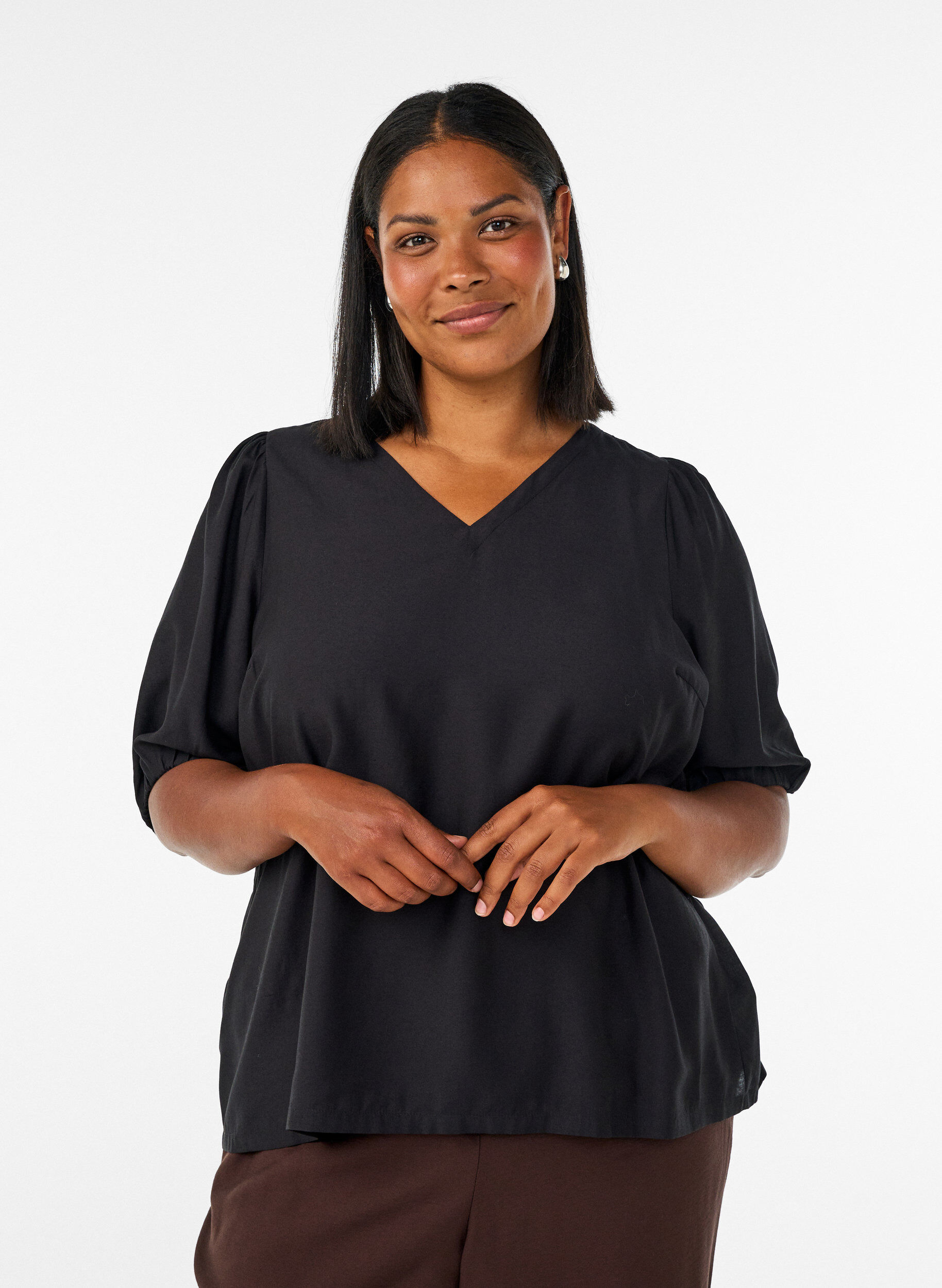 Viskosebluse med V-hals, Svart, Model