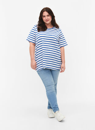 Stripete T-skjorte i bomull, Blue Stripes, Model image number 2